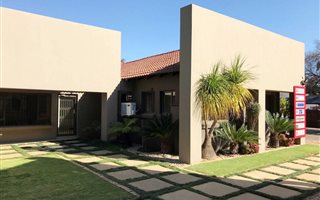 253 m² Commercial space in Bedfordview