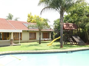 4 Bed House in Constantia Kloof
