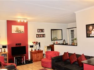 4 Bed House in Horison Park