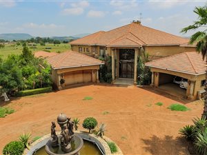 6 Bed House in Blue Saddle Ranches
