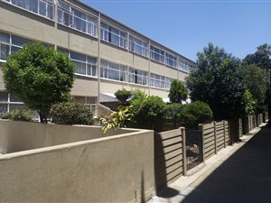 3 Bed Apartment in Booysens
