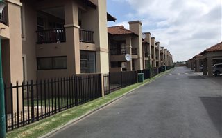 2 Bedroom Apartment in Van Dyk Park