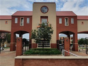 112 m² Commercial space in Heritage Hill