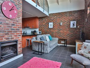 1 Bed Apartment in Onder Papegaaiberg