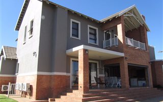 4 Bedroom House in Xanadu