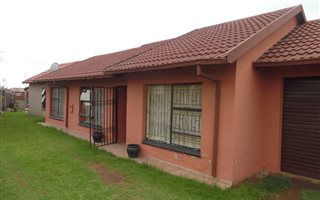 3 Bedroom House in Osizweni