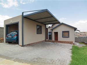 2 Bed House in Kosmosdal