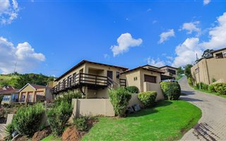 3 Bedroom Townhouse in Oakdene