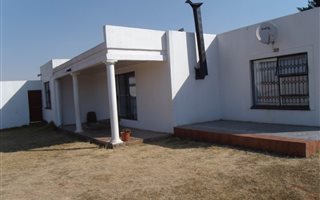 2 Bedroom House in Welgedacht