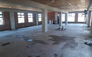 235 m² Commercial space in Essenwood