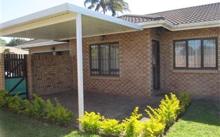3 Bedroom Townhouse in Manors