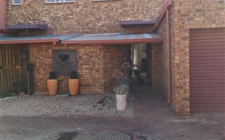 2 Bedroom Duplex in Dorandia