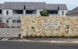 3 Bedroom Apartment in Paarl
