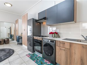 Studio Apartment in Hazeldean (Silverlakes Surroundings)