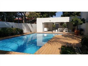 3 Bed Townhouse in Melrose North