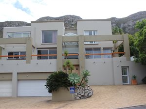 6 Bed House in Hermanus Heights