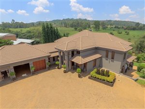 4 Bed House in Zwavelpoort