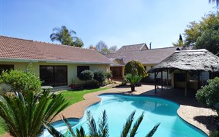 4 Bedroom House in Alphen Park
