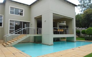 6 Bedroom House in Waterkloof