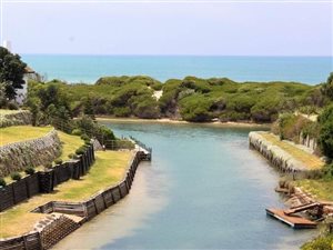 4 Bedroom House in St Francis Bay Canals