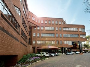 884 m² Commercial space in Parktown