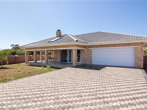 3 Bed House in Boesmansriviermond