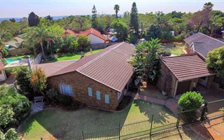 4 Bedroom House in Rooihuiskraal