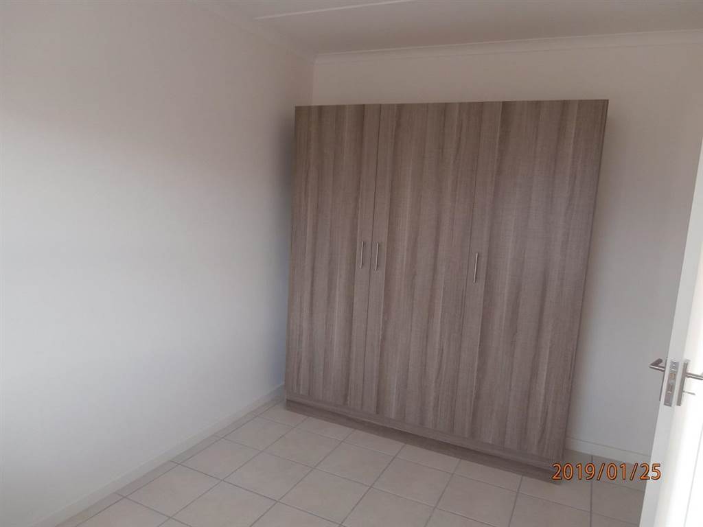 2 Bed Apartment in Grassy Park R 7000 For rent Western Cape