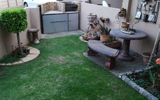 3 Bedroom Townhouse in Verwoerdpark