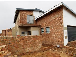 3 Bed House in Heron Hill Estate