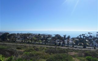 472 m² Land available in St Helena Bay