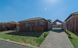 3 Bedroom House in Monavoni