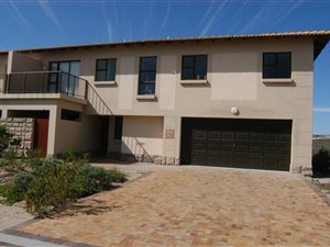 4 Bed Townhouse in Langebaan Country Estate