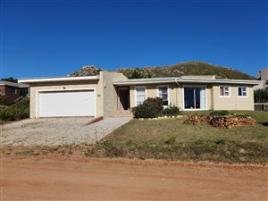 3 Bed House in Pringle Bay