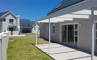 3 Bedroom Townhouse in Sandbaai