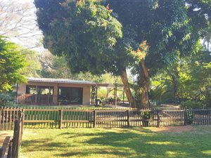 5 Bed House in Trafalgar