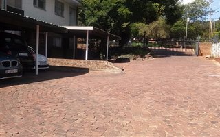 3 Bedroom Duplex in Lyttelton Manor