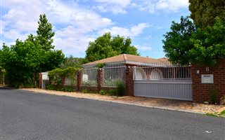 3 Bedroom House in Cherrywood Gardens