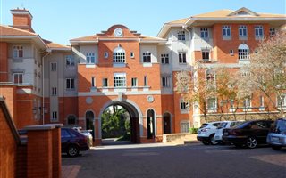 144 m² Office Space in Houghton Estate