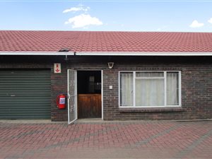 2 Bed Townhouse in Rustenburg Central
