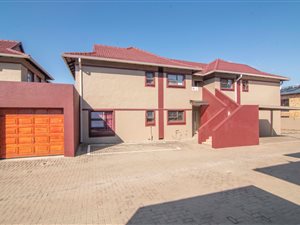 3 Bed Townhouse in Newmarket Park