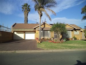 4 Bed House in Actonville