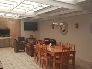 4 Bed House in Van Riebeeck Park