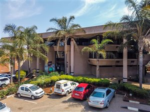 1500 m² Commercial space in Fairview