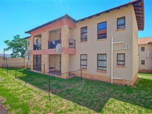 3 Bed Apartment in Grobler Park