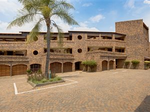 3 Bed Apartment in River Club