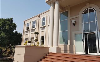 1100 m² Commercial space in Inanda