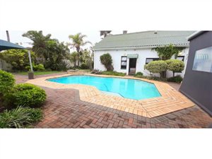 6 Bed House in Berea