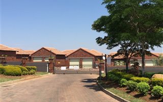 2 Bedroom Townhouse in Mooikloof Ridge