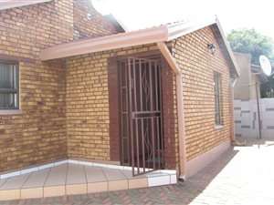 3 Bed House in Katlehong